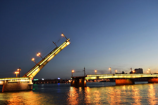 Liteyny bridge at night