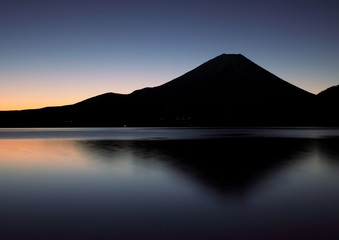 夜明けの富士