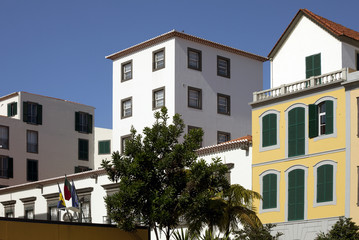 Fototapeta na wymiar Budynki w Funchal, Madeira, Portugal