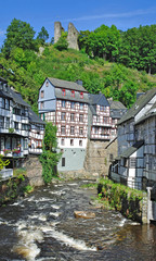 Fototapeta na wymiar Malownicza miejscowość Monschau Eifel