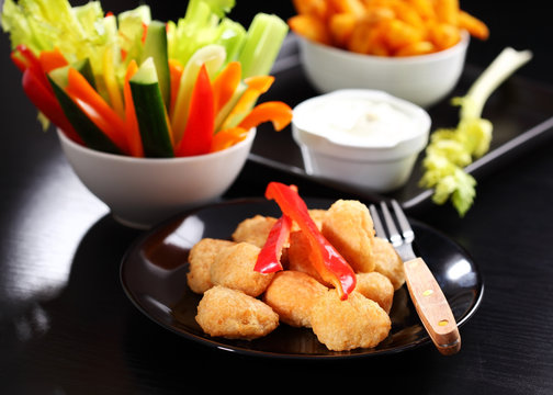 Chili Cheese Nuggets With Raw Vegetable