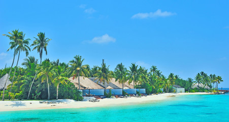 Obraz na płótnie Canvas Maldives island and white beach