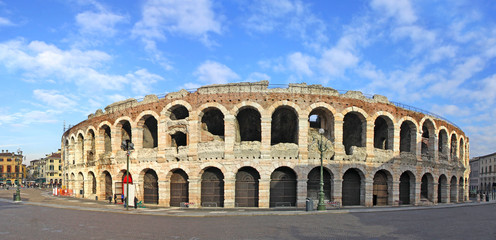 Fototapeta na wymiar Starożytny rzymski amfiteatr Arena w Werona, Włochy