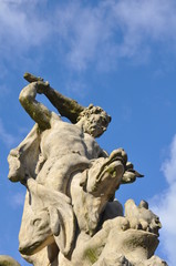 Posąg na tle nieba, Pałac Branickich, Białystok - obrazy, fototapety, plakaty