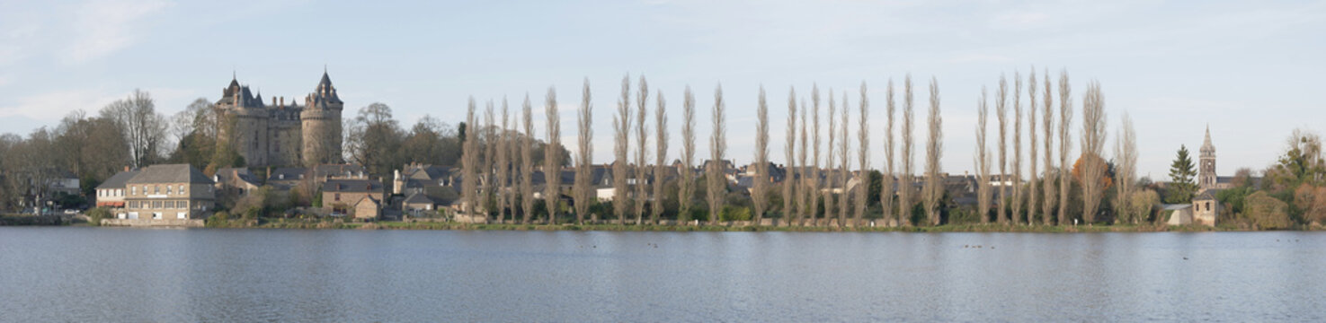 vue sur Combourg