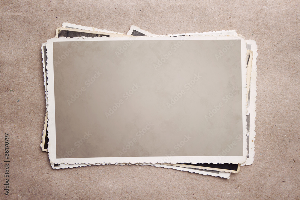 Aufkleber grunge stack of photos with clipping path