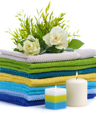 Obraz na płótnie Canvas spa towels with yellow lily