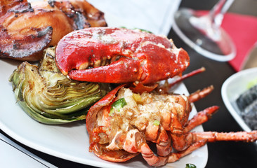 Red lobster with artichoke.