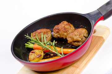 Frikadellen mit Gemüse