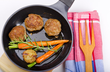 Frikadellen mit Gemüse
