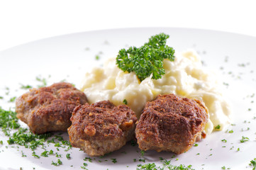 Frikadellen mit Kartoffelsalat