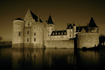 sully sur loire sepia