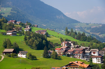 Fototapeta na wymiar Ortisei - Dolomity - Alpy