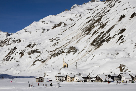 riale: villaggio in val formazza in inverno