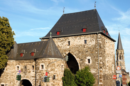Aachen Ponttor citygate