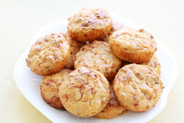 cheeseburger muffins