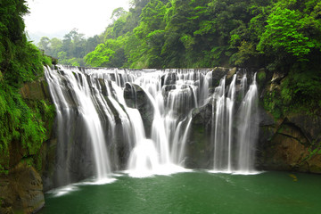 Panele Szklane Podświetlane  wodospady w shifen tajwan