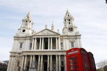 Fototapeta na wymiar st paul's cathedral - London