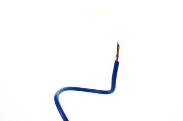 filo elettrico blu spellato
