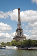 Fototapeta na wymiar Paris - Eiffel tower from riverside