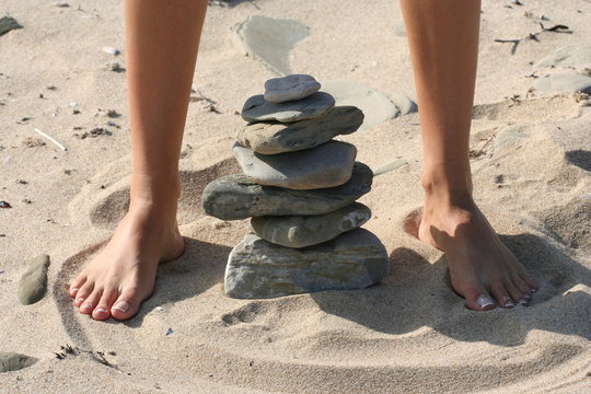 sand,stones,feet