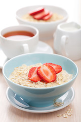 cereal with fresh strawberry