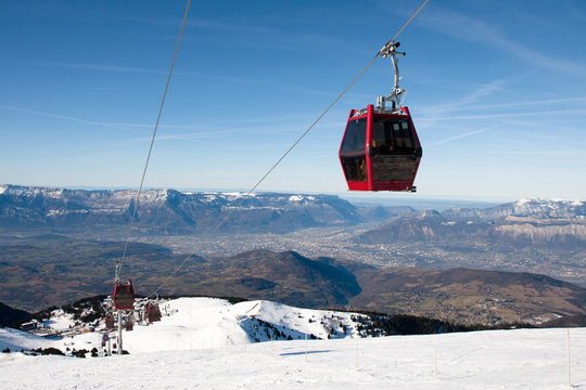 Cablecars to chamrousse in view of grenoble