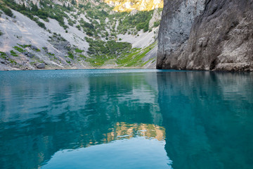Obraz premium Imotski Blue Lake in Limestone Crater near Split, Croatia
