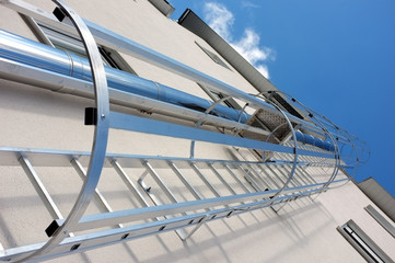 Bilder und Videos suchen: dachleiter