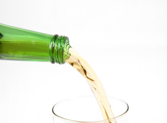 Bierflasche und Glas