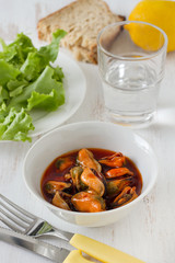 mussels in the bowl