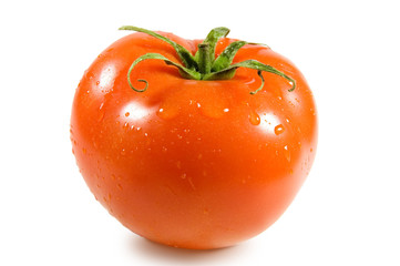 помидор на белом фоне