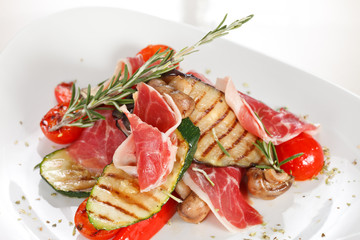 salad with ham