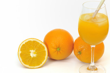Orangensaft nit Orangen