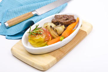 gebratene Leber mit gemüse und Apfel