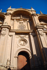 CATEDRAL DE GRANADA, FACHADA EXTERIOR EN VERTICAL