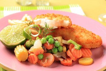 Fried fish and mixed vegetables