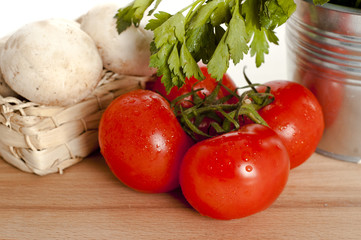 tomatoes, champignon and parsley