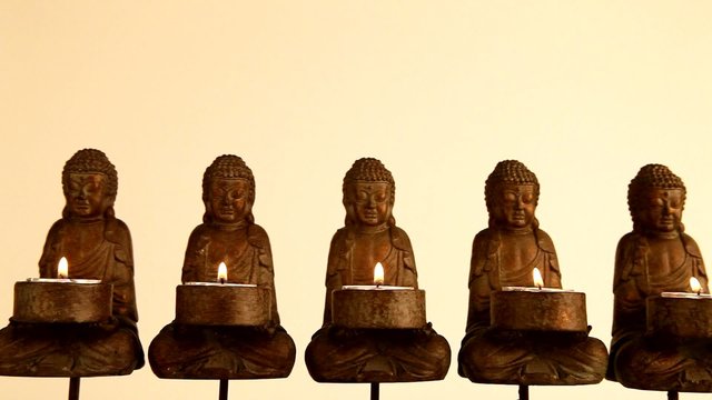 Buddhas bringen Licht