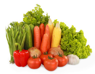 Fototapeta na wymiar fresh vegetables isolated on white background