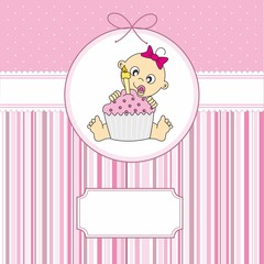 Tarjeta bebe niña con una pastel de cumpleaños