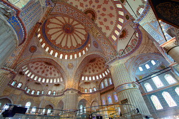 Fototapeta na wymiar Inside the islamic Blue mosque in Istanbul, Turkey