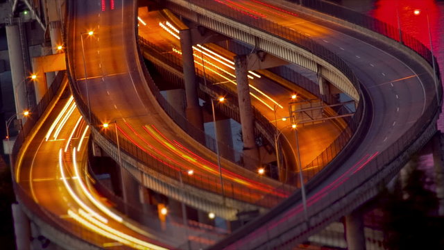Busy freeway at night, time lapse