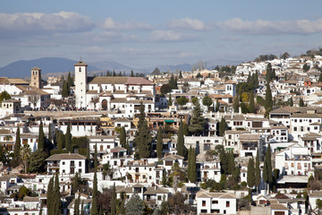 Fototapeta premium Iglesia y mirador de San Nicolás en El Albaicín. Granada