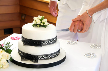 Cutting wedding cake