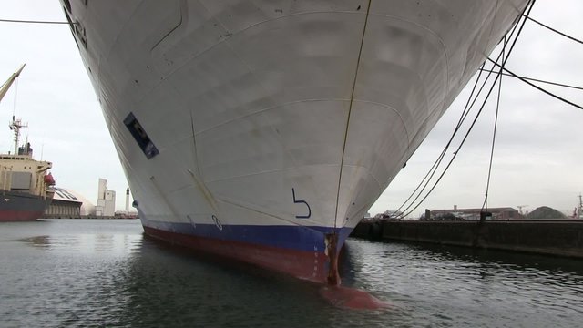 poue, &eacute;trave