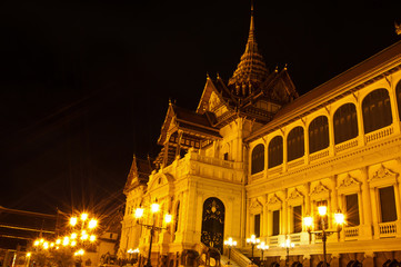 Fototapeta na wymiar Palace in Bangkok (Phra Kaew Temple) , at night