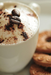 Kawa cappuccino i ciastka