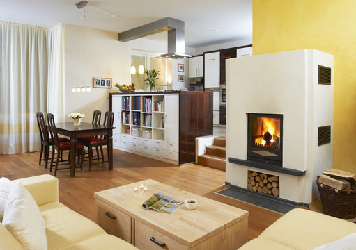 Kaminofen in Wohnzimmer - K&uuml;che