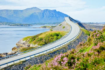 Abwaschbare Fototapete Skandinavien Scenic ocean road